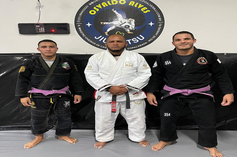 CJJ - Escola de Lutas - Nosso mestre @carrilhojj sagrou-se Campeão